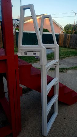 Pool Ladder Adjustable up to 48"H