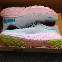 Hoka Kicks 
