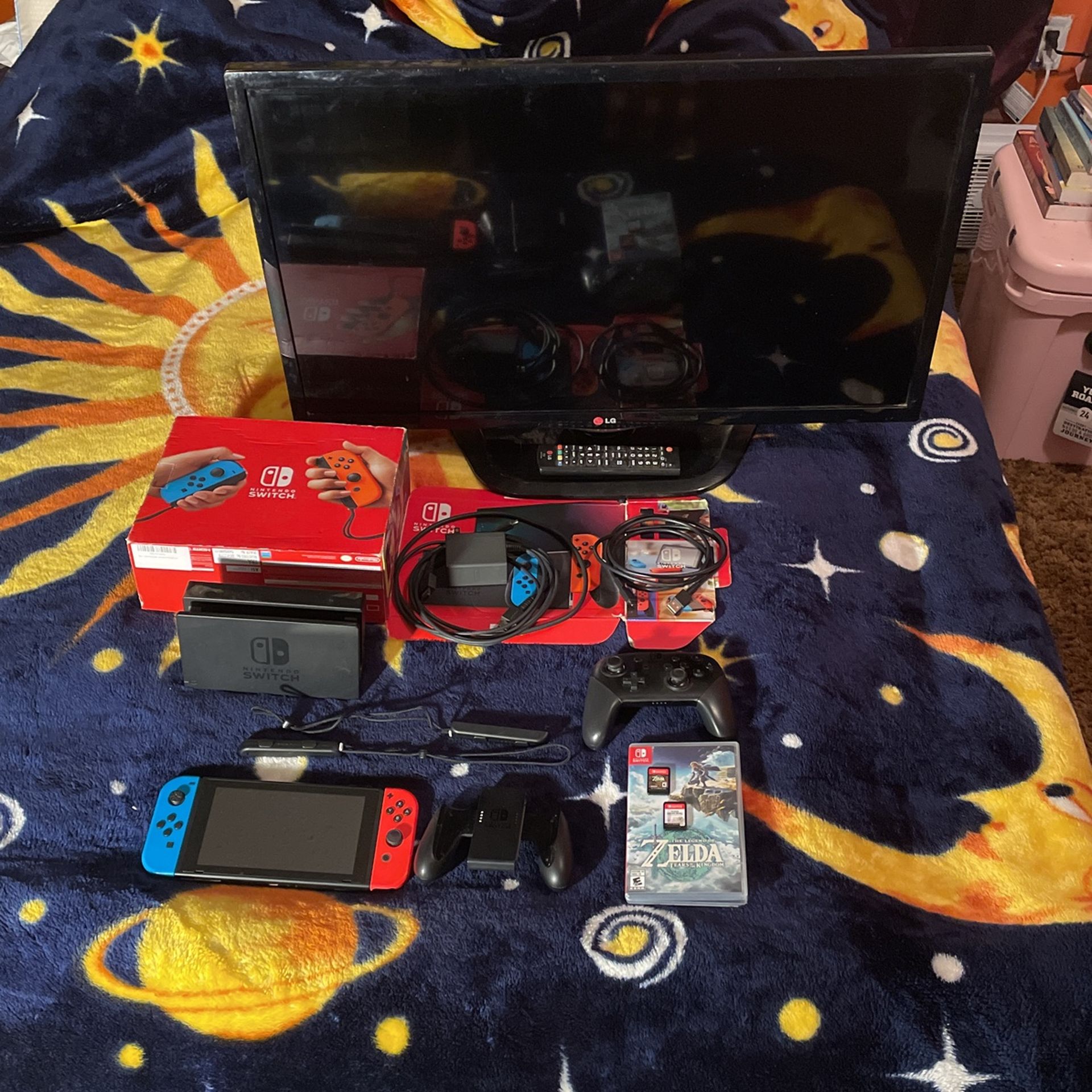 Nintendo Switch PLUS extra Nintendo Switch PRO Controller 2X Games PLUS 32" inch LG TV
