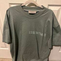 Men’s Essentials Fear Of God T-shirt.