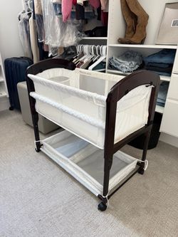 Baby Bassinet arms reach