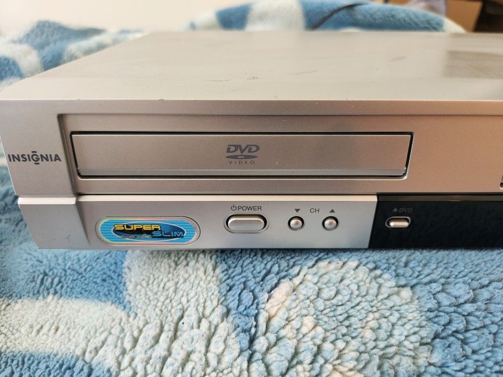 Insignia Super Slim Dvd Vcr Combo