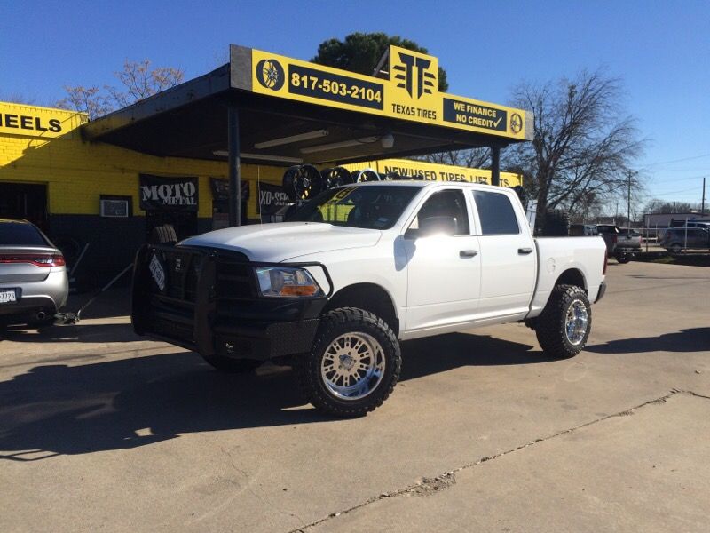 6" Lift kit package (lift kit + 35" mud tires + 20" wheels) for Sale in