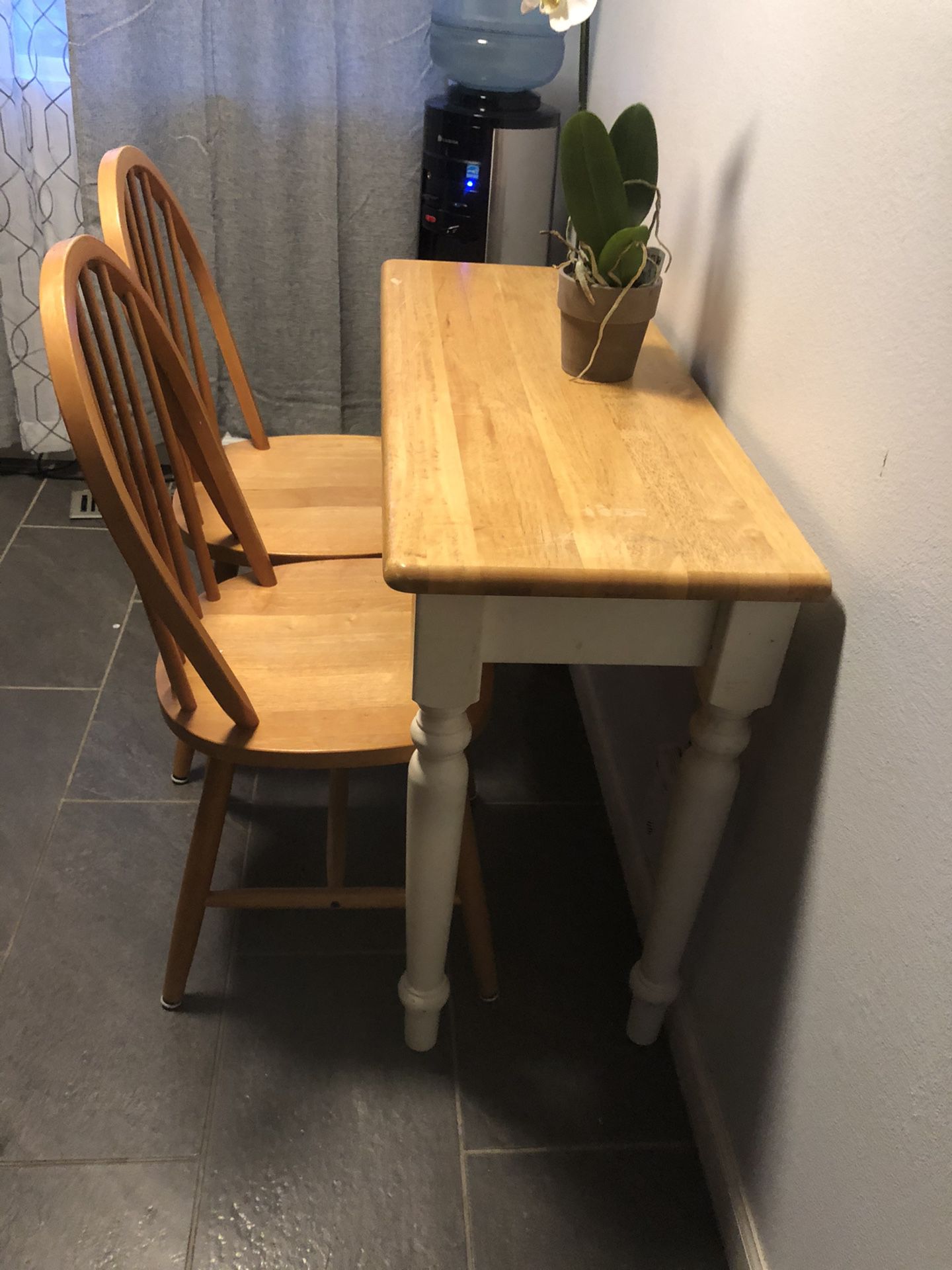 Beautiful dining table with 2 chairs ( 42 inch long X 16 inch wide X 30 inches height