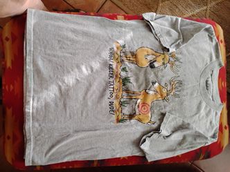 Tee shirt with two deer