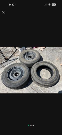 3 toyota Tacoma spare tires size 265/65/17 comes with 2 rims asking $100 each