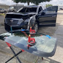 Replace The Windshield Cadillac XT5