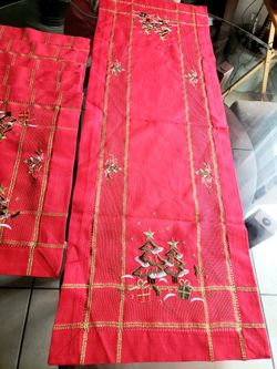 Christmas Design Small Table Runner + 6 Place Mates