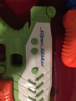 "Super Soaker" water gun only one left/ shoots 20 feet