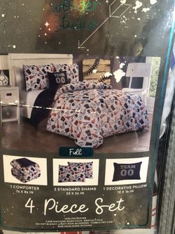Wonder Studio Full Size 4 pc Bed set