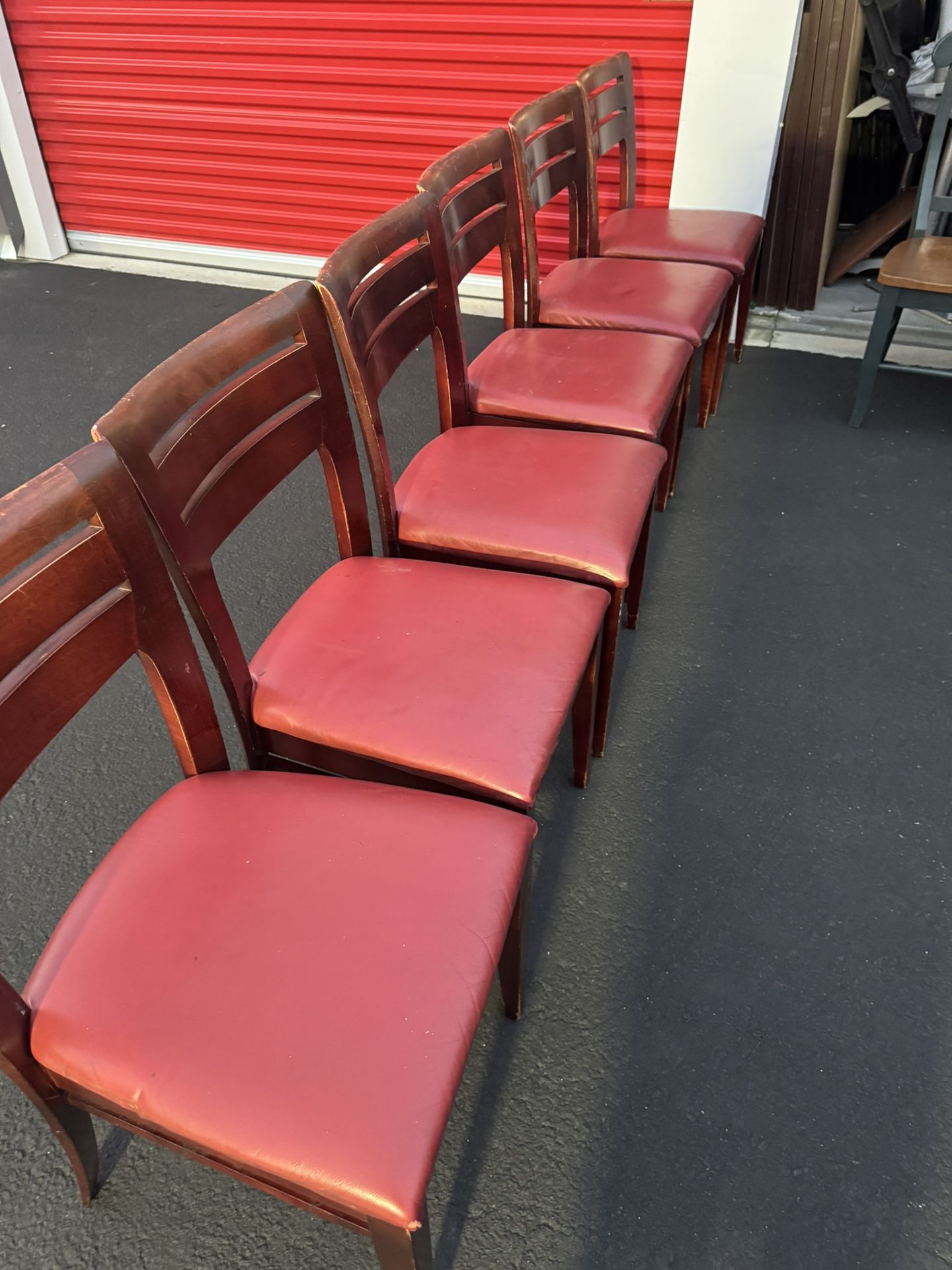 $25 Each Chair Good Condition/ $25 Cada Silla Buenas Condiciones