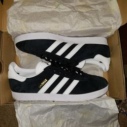 Adidas Gazelle suede. Size 9.5