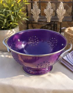 Purple Metal Colander – Farmhouse Kitchen Accent 🍇💜
