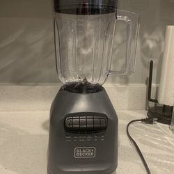 BLACK+DECKER Ice Crush Blender — 7‑Cup Jar — 8 Speeds + Pulse — Clean & Works Great 