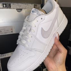 WMNS AIR JORDAN 1 RETRO LOW OG ‘NEUTRAL GRAY’
