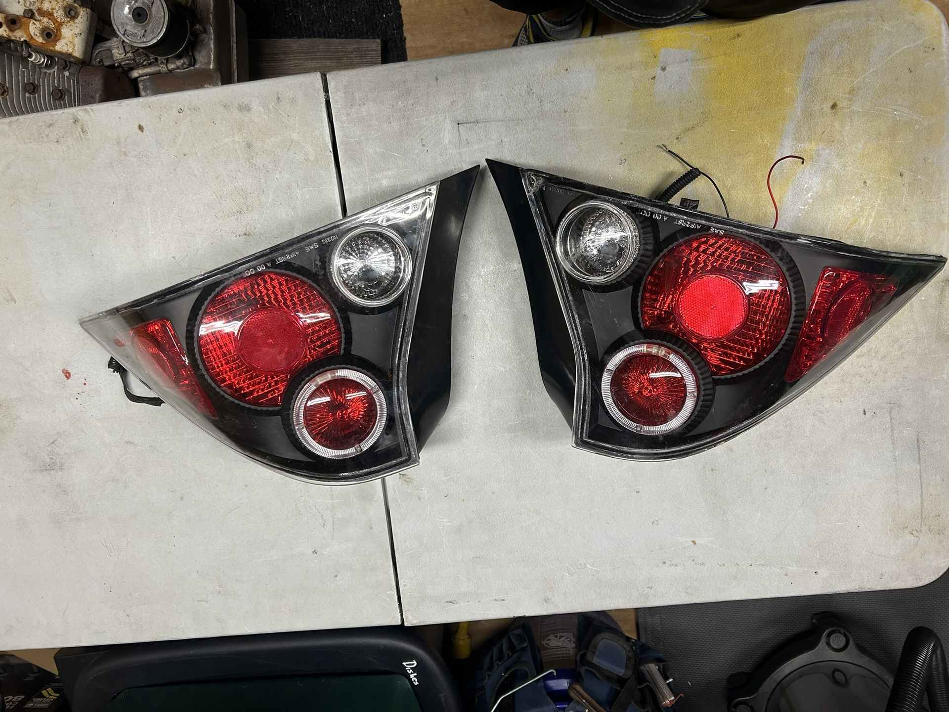 Pair Of 2001 Honda Civic Tail Lights