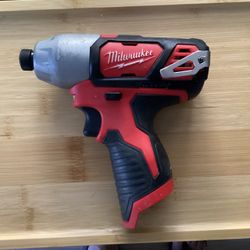 MILWAUKEE IMPACT DRILL 