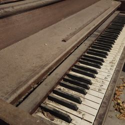 Washburn Stand Up Piano FREE