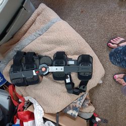 Adjustable Knee Brace 