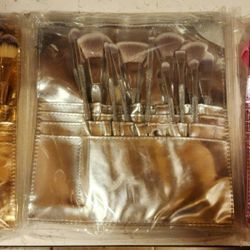 Makeup Brush Waist Holder with  12 Piece Brush Set 