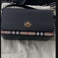 Burberry Grainy Calfskin Vintage Check Hampshire Crossbody Black