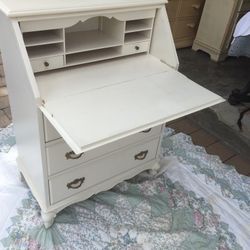 Dresser Secretary 