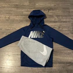 Nike Mens Pullover Hoodie & Shorts 