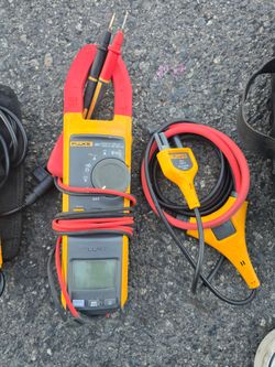 For sale  Fluke 381 Remote Display True RMS AC/DC Clamp Meter with iFlex. 

HAND 

Fluke I30 AC/DC Current Clamp Max Current 20A /RmS Calibrated  diff