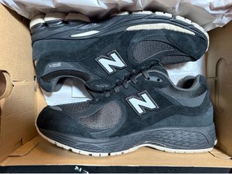 New balance 2002r black U2002RL men’s size 10.5 new with box