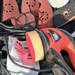 Black & Decker sander.
Comes with extra attachments, the original hard case, and the user’s guide.
Works well and has been used.
Please see photos for