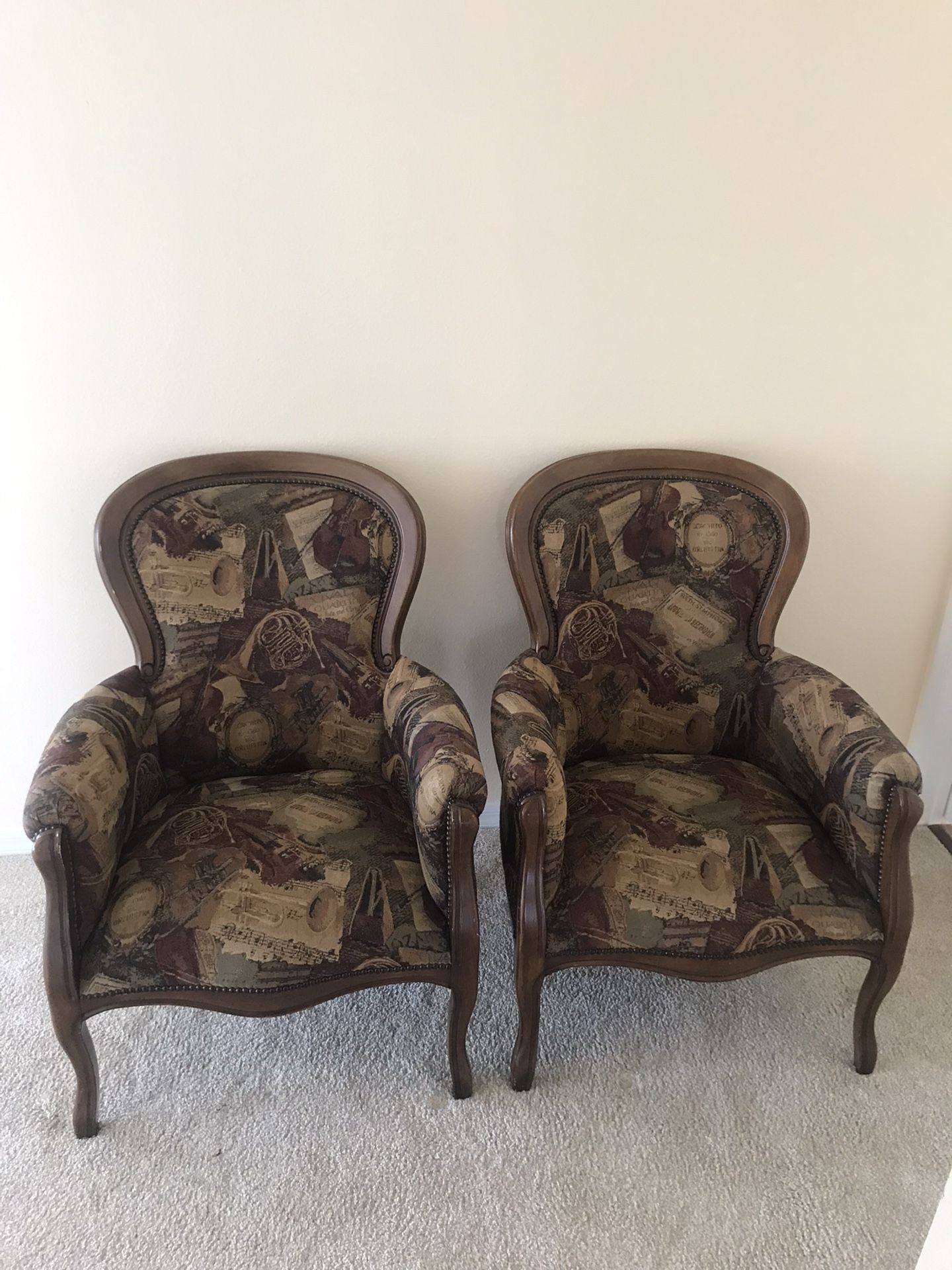 Beautiful Arm Chairs For Sale! Free Delivery 🚚 
