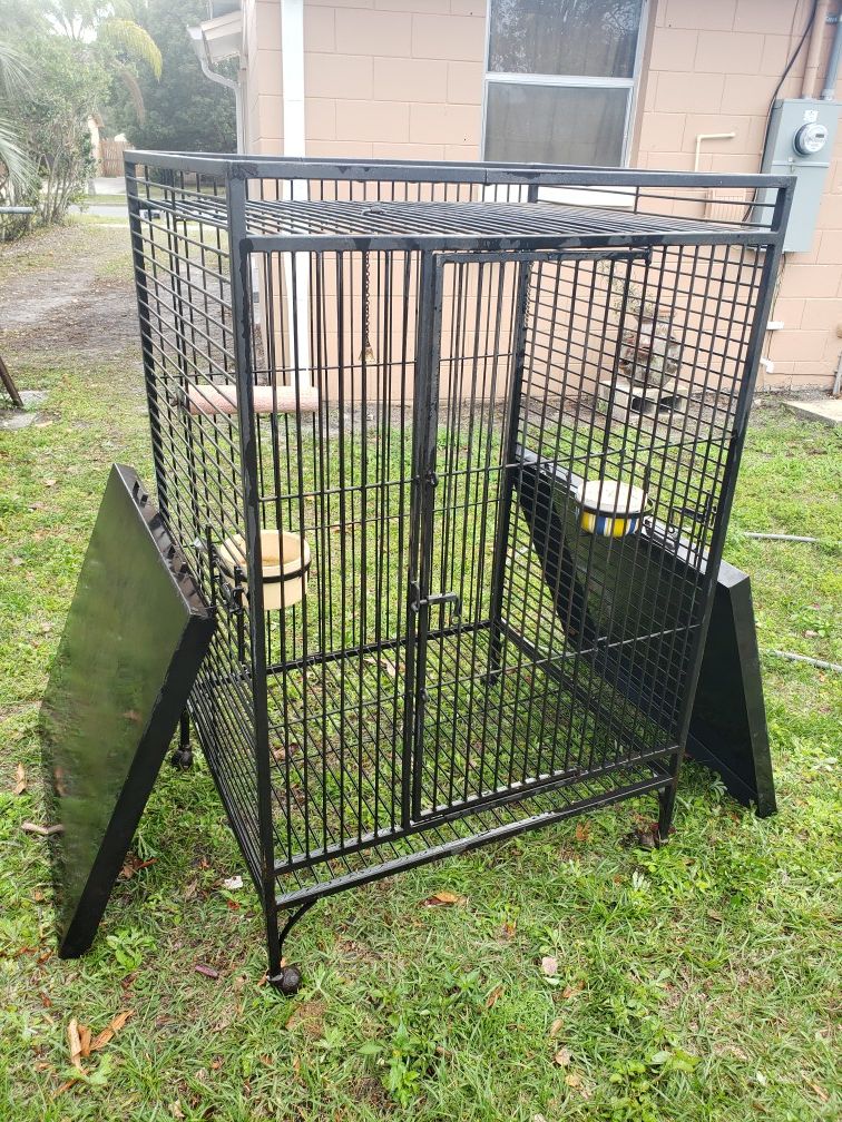 Bird cage (great condition)