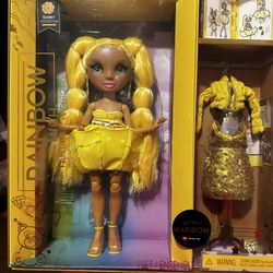 Rainbow High Fantastic Fashion Sunny Madison 11inc Doll w Playset New With Box