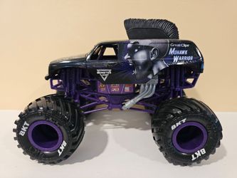 Monster Jam Hot Wheels 1:24 scale Mohawk Warrior monster truck