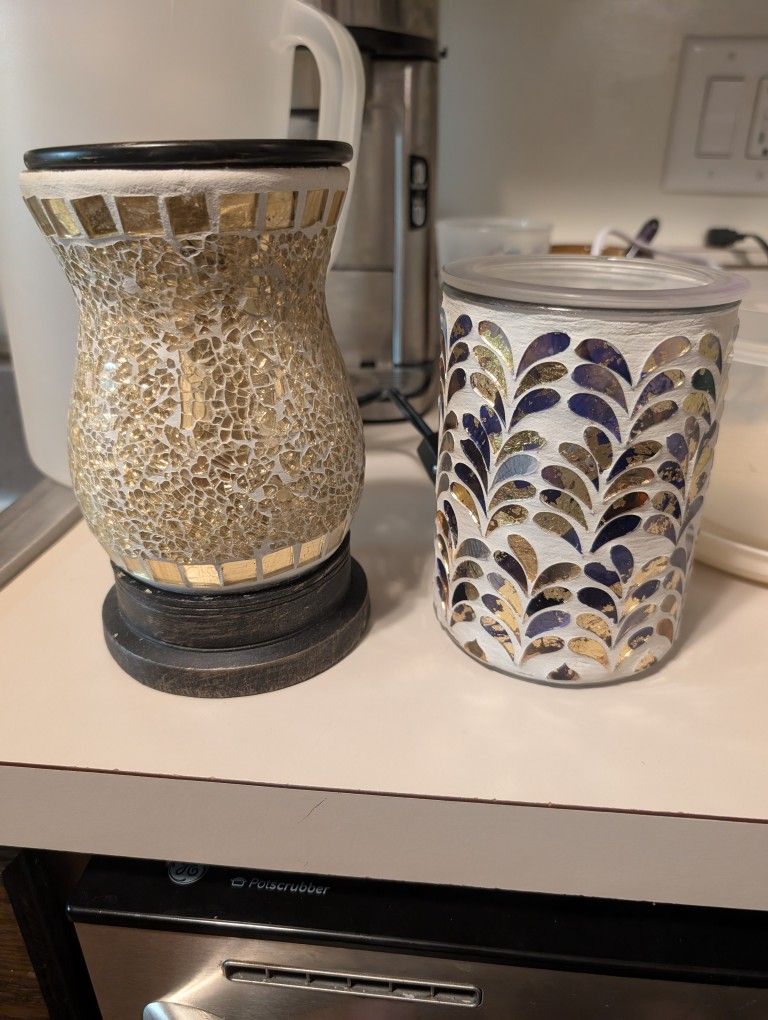 (2) Wax Melt Warmers And Wax Melts