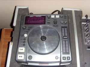 DJ Denon DN-S1000