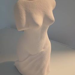 Made in Brazil Beautiful Brazillian Vase Skirt AND EXTRAS FOR SALE - $20 (Harahan)