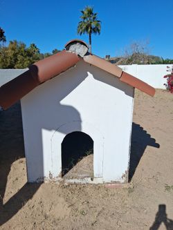 BIG DOG HOUSE MAKE AN Offer!