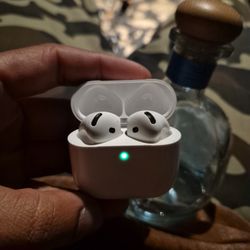 Air Pods 4 