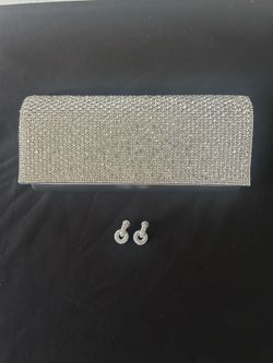 Silver clutch with earrings
