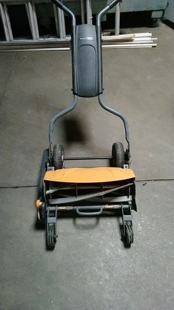 Fiskars cordless push mower