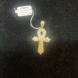 10k Ank Pendant