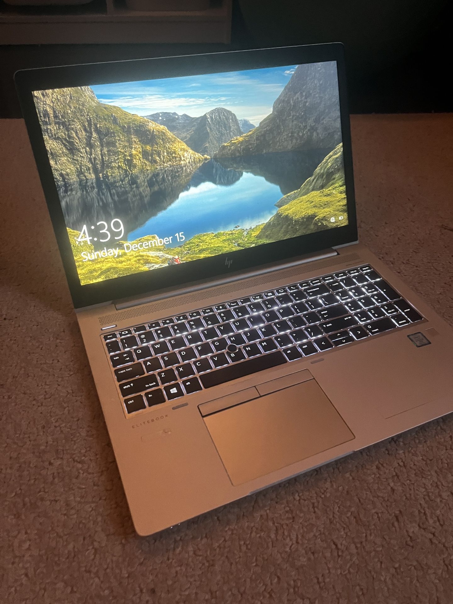 HP ELITEBOOK 15in w/OFFICE & MORE