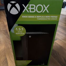 Xbox Series X Mini Fridge 