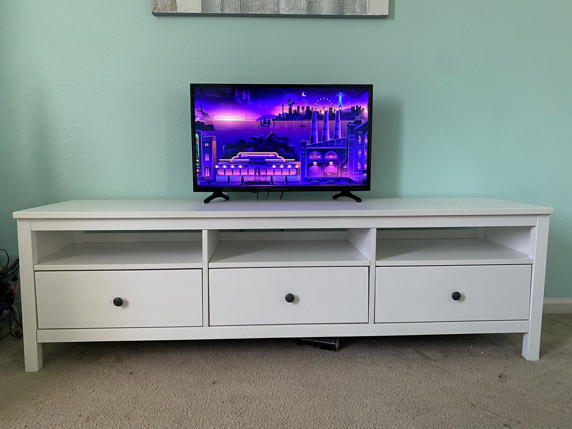 Dresser/Tv Stand 