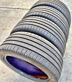 235/45/18 Michelin vendo un set de llantas usadas excelente condiciones de vida las 4 ✅🤩I am selling a set of used tires, all 4 in excellent living c