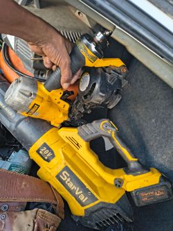 Roofing gun and blower