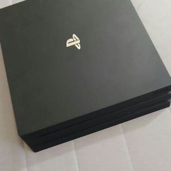 Sony Play Station 4 And 2 Controll Ps4