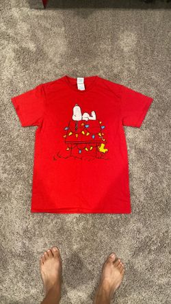 Christmas Peanuts Snoopy Red T-shirt Size Small 