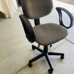 Fully Functional Office Chair $20